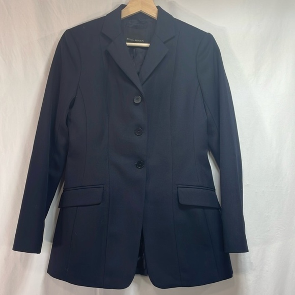 🦬 banana republic navy blue wool blend three button fitted longer blazer